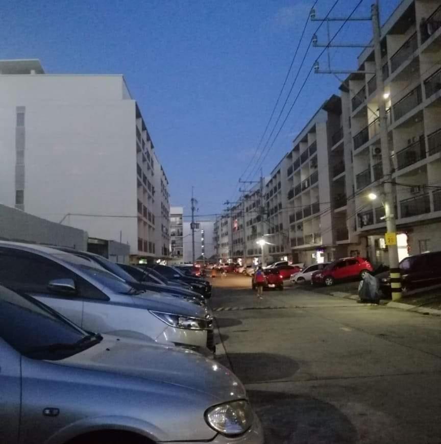 Ekonumi Rooms At Moonwalk Paranaque Paranaque City Eksteriør bilde