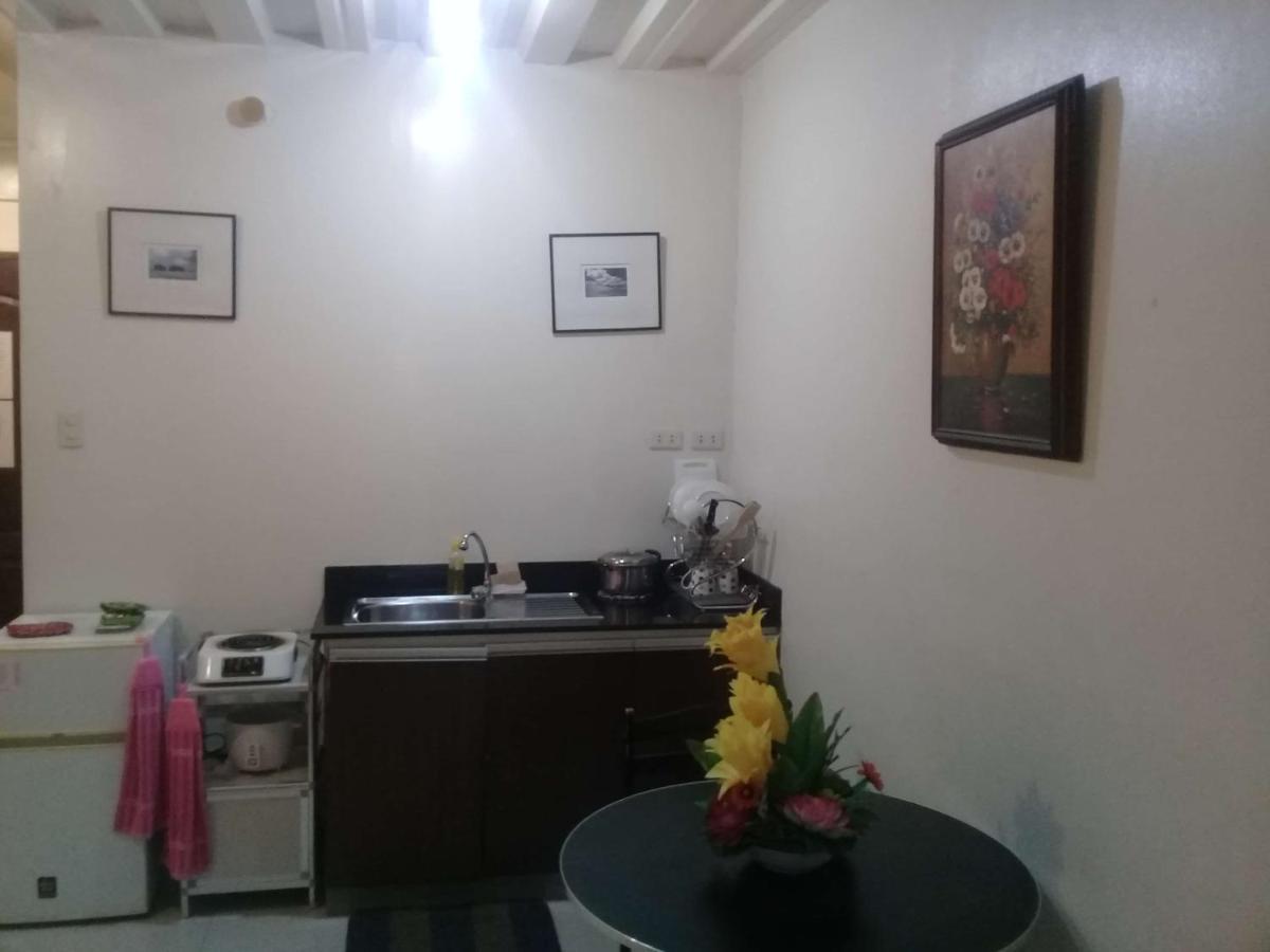 Ekonumi Rooms At Moonwalk Paranaque Paranaque City Eksteriør bilde